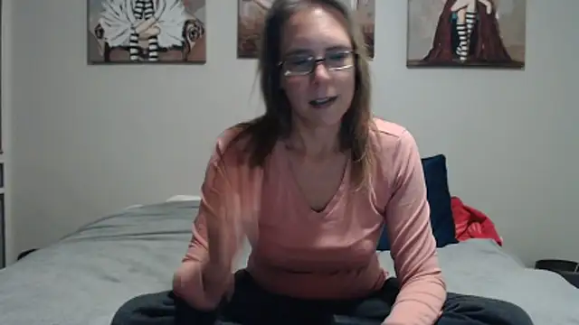 Snapshot of blondiesin50 chatting on June 15, 2026, 6:18 pm blondiesin50 online show from June 15, 2026, 6:18 pm