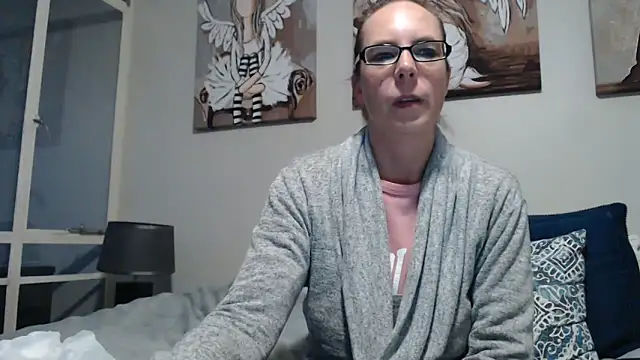 Snapshot of blondiesin50 chatting on June 6, 2026, 4:28 am blondiesin50 online show from June 6, 2026, 4:28 am