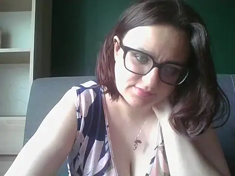 Snapshot of sensual_paris chatting on May 4, 2026, 5:33 am sensual paris online show from May 4, 2026, 5:33 am
