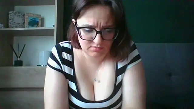 sensual paris online show from July 14, 2026, 5:23 am