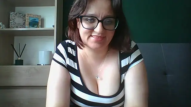 sensual paris online show from July 14, 2026, 10:21 am