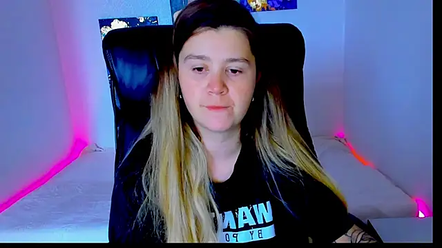 Snapshot of Natali_Secret chatting on June 19, 2026, 11:05 am Natali Secret online show from June 19, 2026, 11:05 am