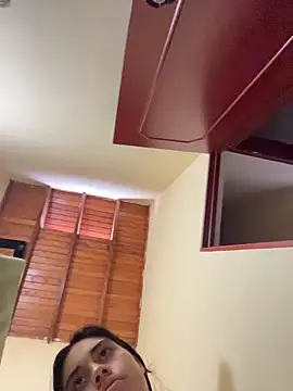 mia moonna online show from May 8, 2026, 11:03 am