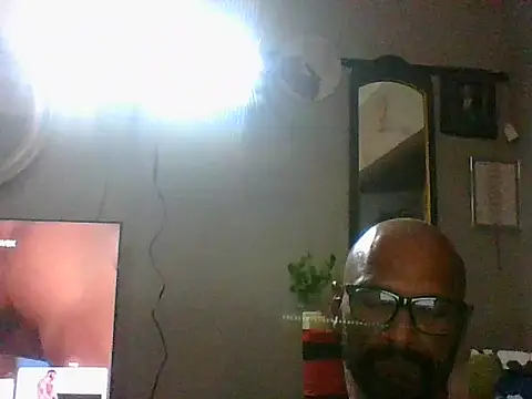 Snapshot of Lulu_Love_69 chatting on May 20, 2026, 2:30 am Lulu Love 69 online show from May 20, 2026, 2:30 am