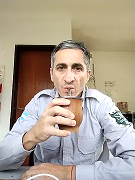 Snapshot of Alejandro83bsf chatting on May 3, 2026, 1:36 pm Alejandro83bsf online show from May 3, 2026, 1:36 pm