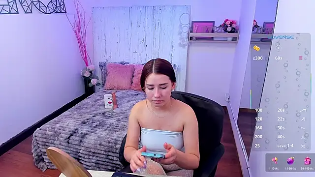 Snapshot of Lana_Fiore chatting on July 17, 2026, 2:36 pm Lana Fiore online show from July 17, 2026, 2:36 pm