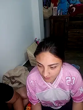 Snapshot of -brendda- chatting on May 7, 2026, 3:33 am -brendda- online show from May 7, 2026, 3:33 am
