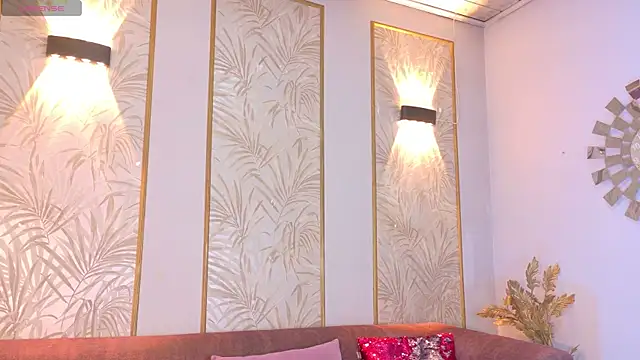 Snapshot of Dalila_5 chatting on June 1, 2026, 7:24 pm Dalila 5 online show from June 1, 2026, 7:24 pm