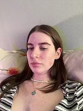 Snapshot of Lili_of_sin chatting on July 3, 2026, 9:05 am Lili of sin online show from July 3, 2026, 9:05 am
