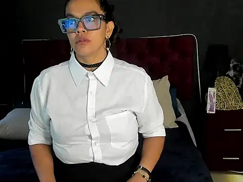 Snapshot of ZiaNoir_ chatting on May 30, 2026, 8:36 pm ZiaNoir online show from May 30, 2026, 8:36 pm