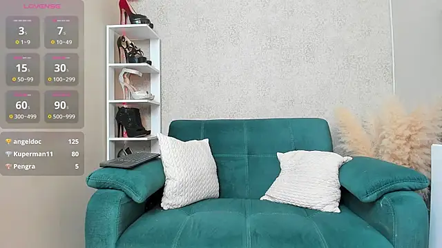 paolarey online show from February 12, 2025, 2:43 pm