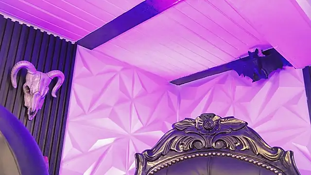 LilithMauve online show from May 6, 2026, 1:26 pm