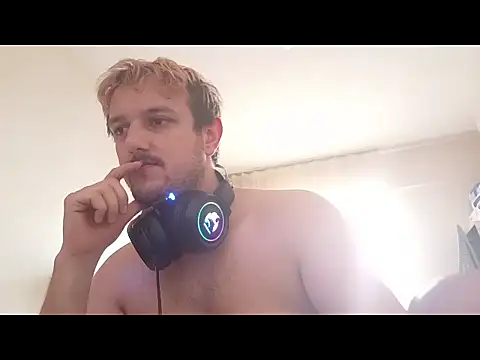 iammos teen online show from April 29, 2026, 1:04 pm