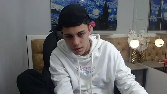 Snapshot of Ethanx18_ chatting on May 14, 2026, 3:47 am Ethanx18 online show from May 14, 2026, 3:47 am