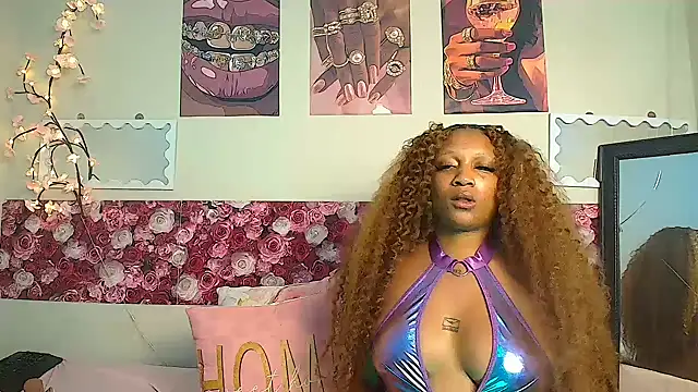 EnchantingLisa online show from July 3, 2026, 12:55 pm