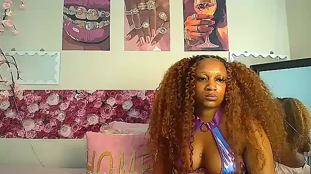 EnchantingLisa online show from July 7, 2026, 7:23 am