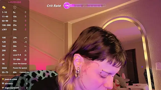 Snapshot of Rossiee_huntt chatting on May 14, 2026, 11:51 am Rossiee huntt online show from May 14, 2026, 11:51 am