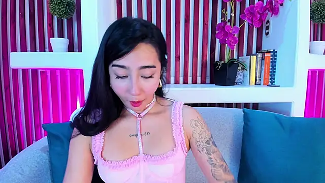 AshleyGross  online show from May 18, 2026, 7:51 pm