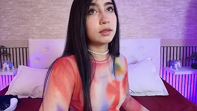 AshleyGross  online show from May 12, 2026, 7:42 pm
