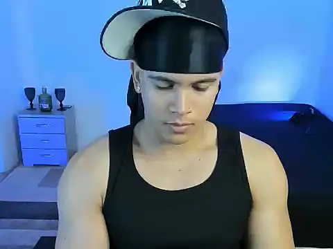 Snapshot of sant_wahlberg chatting on July 3, 2026, 5:25 am sant wahlberg online show from July 3, 2026, 5:25 am