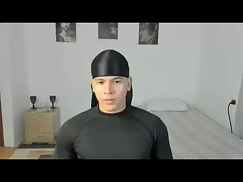 Snapshot of sant_wahlberg chatting on May 22, 2026, 10:52 pm sant wahlberg online show from May 22, 2026, 10:52 pm