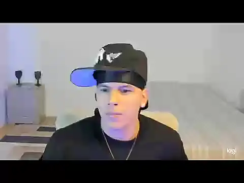 Snapshot of sant_wahlberg chatting on May 10, 2026, 10:22 pm sant wahlberg online show from May 10, 2026, 10:22 pm