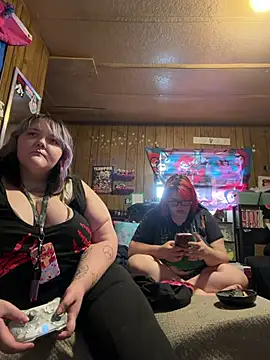 Snapshot of purelydivine chatting on May 26, 2026, 7:01 pm purelydivine online show from May 26, 2026, 7:01 pm