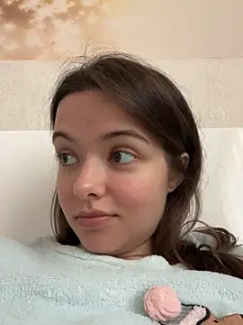 TheGirlWhoCriedDuck online show from May 1, 2026, 6:18 am