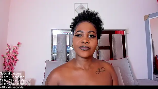 Snapshot of EmilyRooa1 chatting on June 23, 2026, 7:23 pm EmilyRooa1 online show from June 23, 2026, 7:23 pm