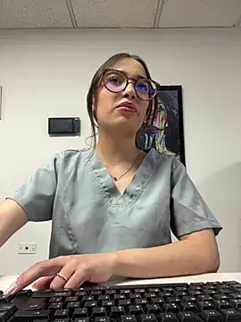 Snapshot of Sweet_Milaa1 chatting on June 27, 2026, 11:44 pm Sweet Milaa1 online show from June 27, 2026, 11:44 pm