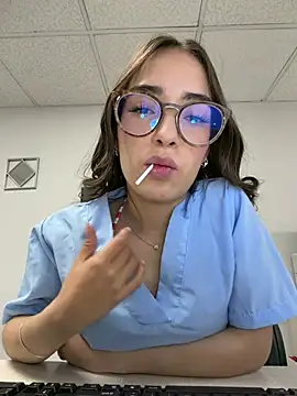 Snapshot of Sweet_Milaa1 chatting on July 4, 2026, 9:19 pm Sweet Milaa1 online show from July 4, 2026, 9:19 pm