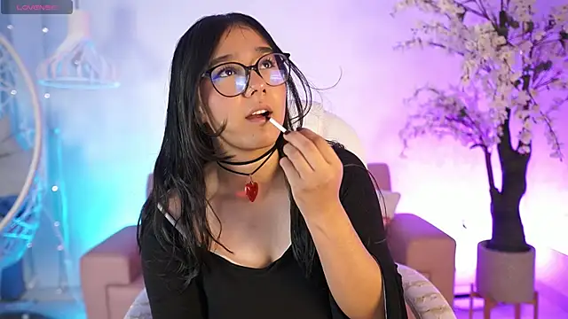 VioletJoness  online show from July 9, 2026, 11:42 am