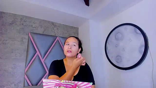 Snapshot of DeborayDark chatting on May 29, 2026, 7:09 pm DeborayDark online show from May 29, 2026, 7:09 pm