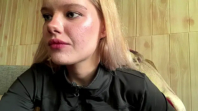 Snapshot of Malinwitch chatting on June 20, 2026, 2:55 pm Malinwitch online show from June 20, 2026, 2:55 pm