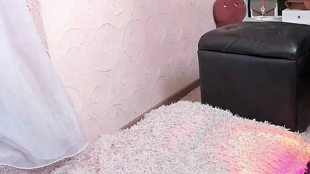 lililiana online show from July 21, 2026, 7:42 am
