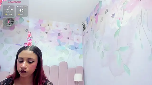 Snapshot of Miabloom19_ chatting on July 22, 2026, 11:07 pm Miabloom19 online show from July 22, 2026, 11:07 pm