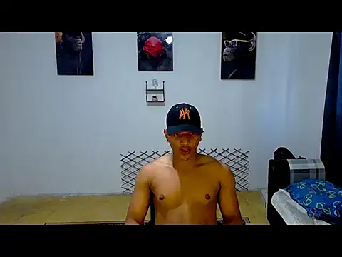 Snapshot of Ian_Arcia chatting on May 19, 2026, 9:33 pm Ian Arcia online show from May 19, 2026, 9:33 pm