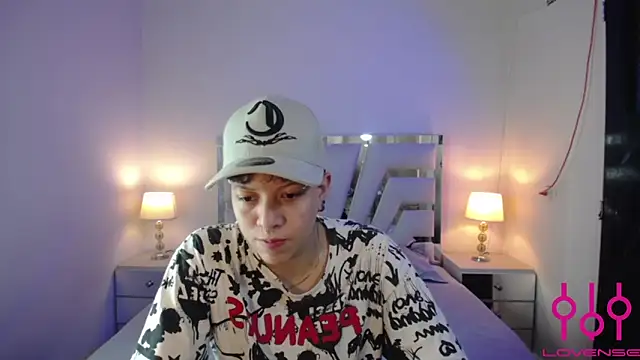 Snapshot of Asher_addamss_ chatting on May 5, 2026, 9:40 pm Asher addamss online show from May 5, 2026, 9:40 pm