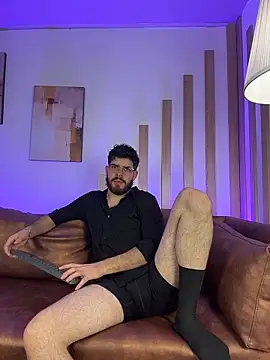 DomBoy  online show from June 10, 2026, 8:21 pm