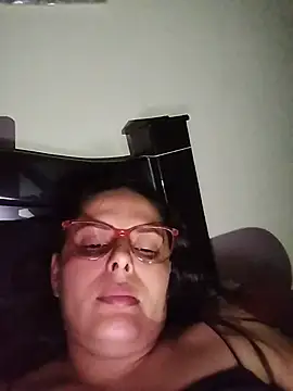 Snapshot of Bella_Morena27 chatting on June 16, 2026, 2:55 am Bella Morena27 online show from June 16, 2026, 2:55 am