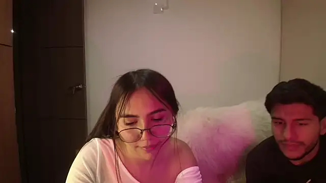 Snapshot of abbyyandmaxx chatting on May 15, 2026, 4:43 am abbyyandmaxx online show from May 15, 2026, 4:43 am