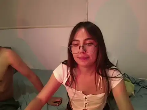 Snapshot of abbyyandmaxx chatting on May 5, 2026, 4:15 am abbyyandmaxx online show from May 5, 2026, 4:15 am