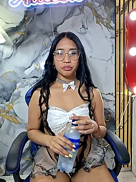 alisoom  online show from May 4, 2026, 9:34 am