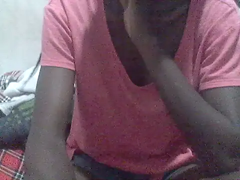 Snapshot of Leeratoe chatting on May 21, 2026, 7:22 pm Leeratoe online show from May 21, 2026, 7:22 pm