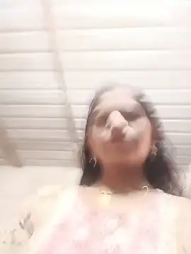 Snapshot of Khushi_lodha chatting on June 5, 2026, 12:04 am Khushi lodha online show from June 5, 2026, 12:04 am