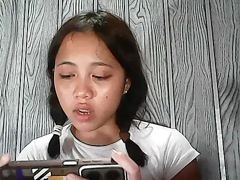 Snapshot of Yours_AsianPinayGirl18 chatting on July 23, 2026, 2:03 pm Yours AsianPinayGirl18 online show from July 23, 2026, 2:03 pm