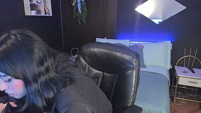 Snapshot of mia_smoke_ chatting on May 24, 2026, 10:37 am mia smoke online show from May 24, 2026, 10:37 am