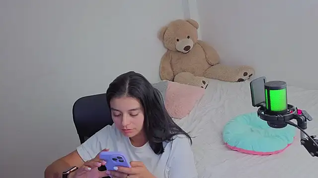 Snapshot of valerihouse_ chatting on August 1, 2026, 2:53 am valerihouse online show from August 1, 2026, 2:53 am