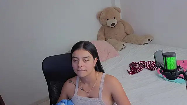 Snapshot of valerihouse_ chatting on July 24, 2026, 2:07 am valerihouse online show from July 24, 2026, 2:07 am