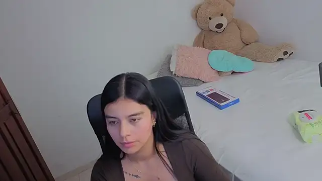 Snapshot of valerihouse_ chatting on May 16, 2026, 11:48 pm valerihouse online show from May 16, 2026, 11:48 pm